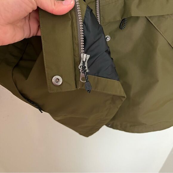 Eddie Bauer Rainfoil Trench Coat in Olive Green PETITE - Picture 8 of 13